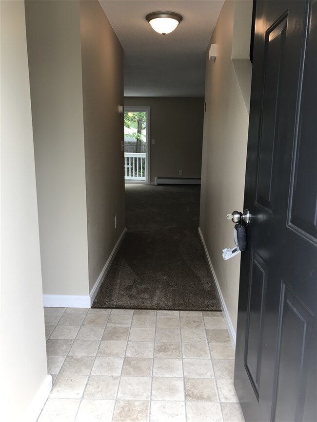 103 Glendale Ave, Manchester, NH 03103 - photo 5