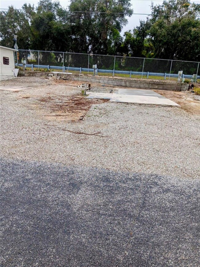 11340 Goldfinch Way, Leesburg, FL 34788 - photo 3