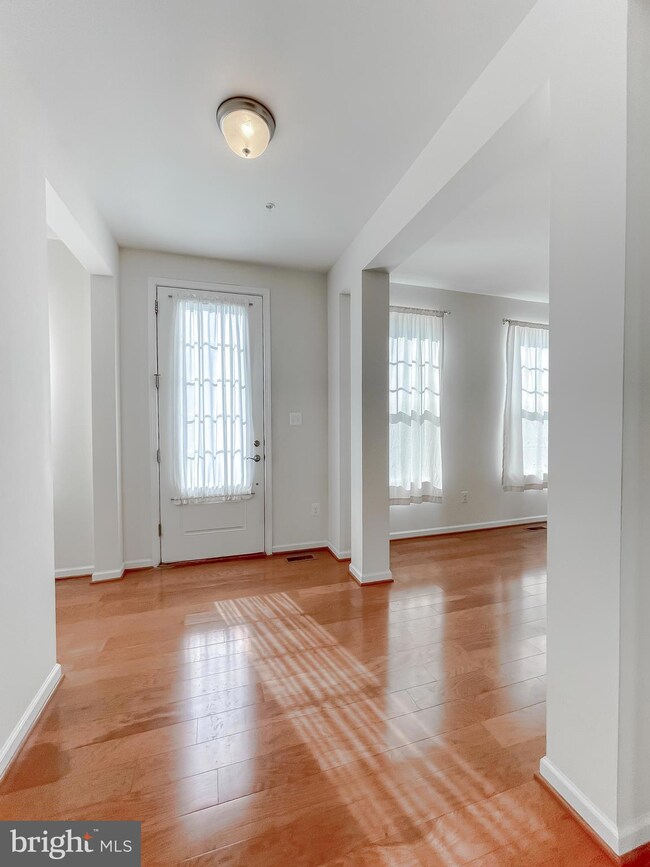 22957 Woodland Park Rd, California, MD 20619 - photo 5