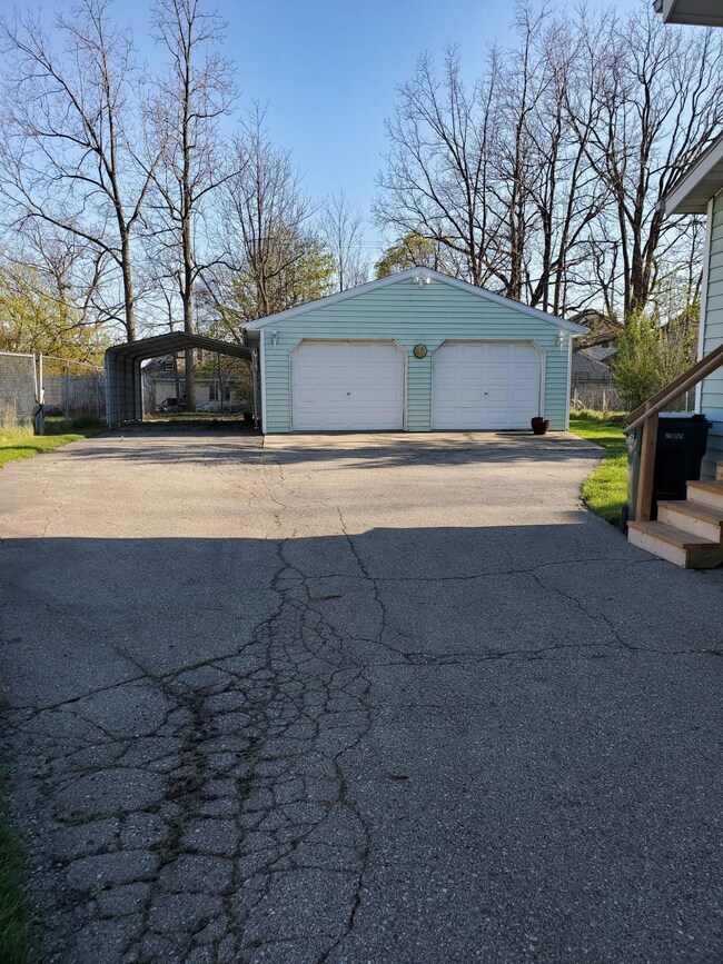 1311 W Hillsdale St, Lansing, MI 48915 - photo 3