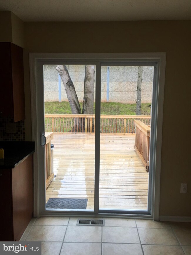 9207 Paloma Ln, Springfield, VA 22153 - photo 6