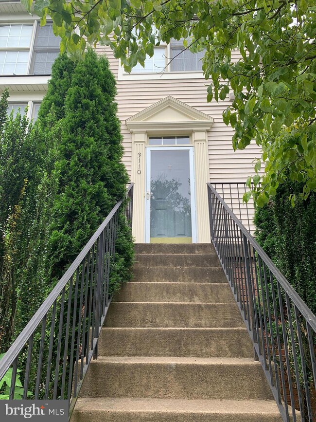 3110 Sutherland Hill Ct, Fairfax, VA 22031 - photo 2