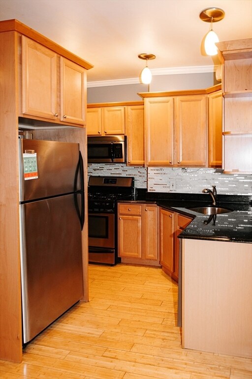 128 W 9th St unit A, Boston, MA 02127 - photo 5