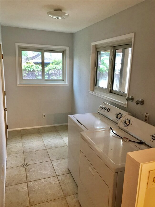 75 E Emerson Way, Sparks, NV 89431 - photo 6