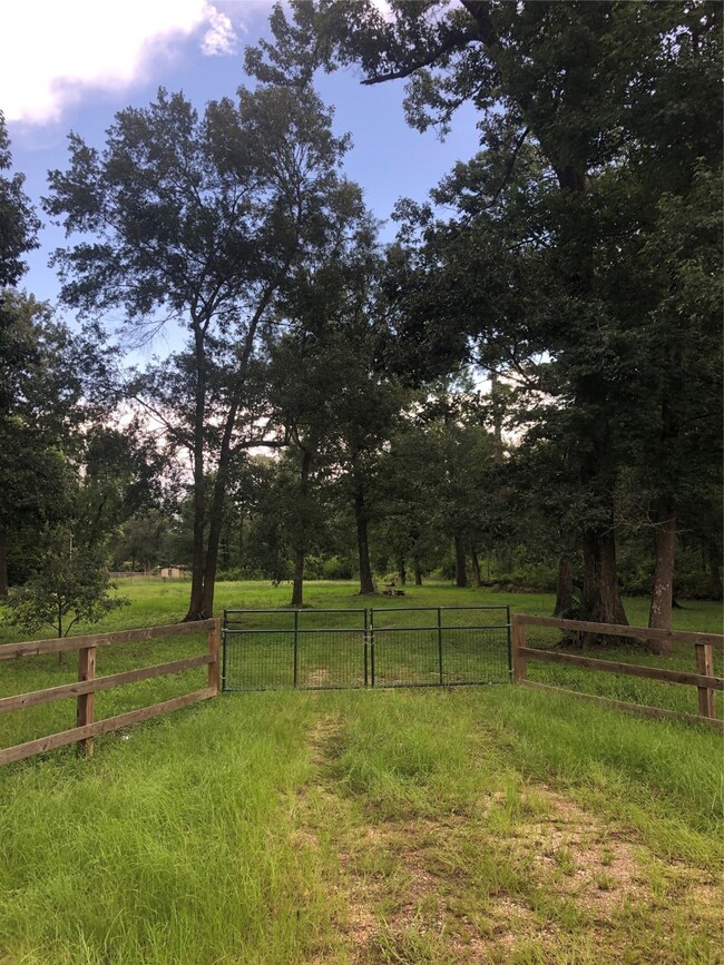 208 County Road 4110, Dayton, TX 77535 - photo 3