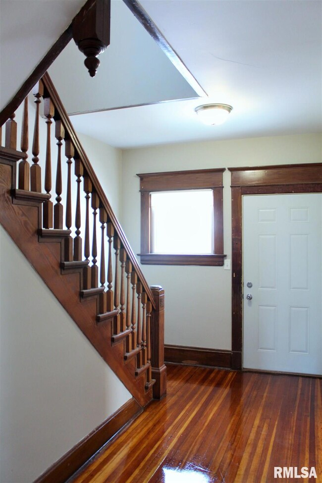 711 W 17th St, Davenport, IA 52804 - photo 7