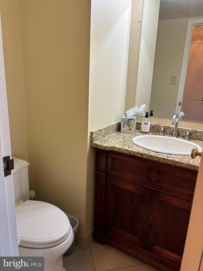 Alexandria House unit 1110, Alexandria, VA 22314 - photo 7