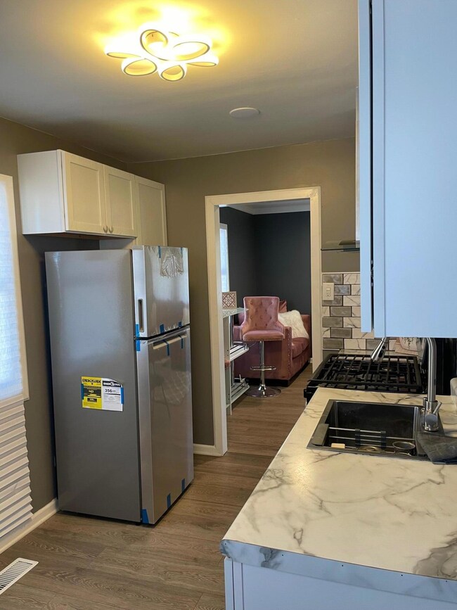 724 Taney St, Gary, IN 46404 - photo 7