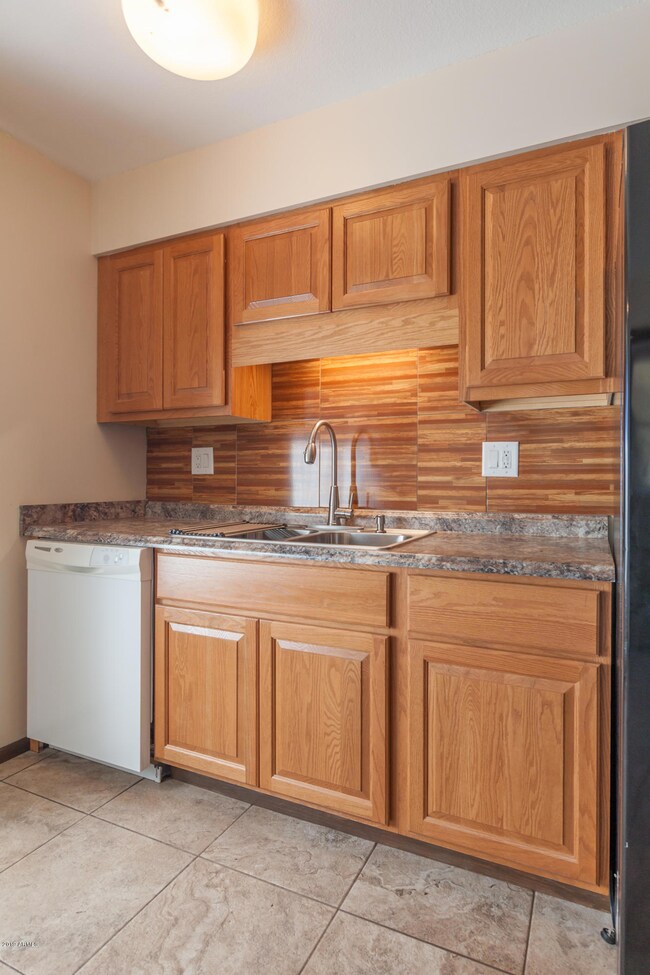 18213 N 99th Dr, Sun City, AZ 85373 - photo 6