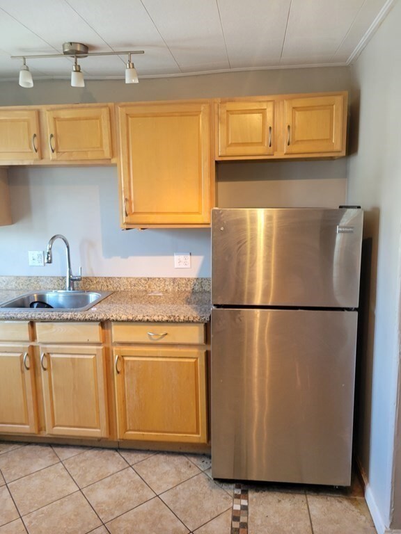 22 Basset St unit 3, Lynn, MA 01902 - photo 3