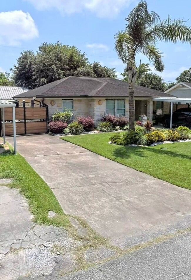 13358 Louisville St, Houston, TX 77015 - photo 3