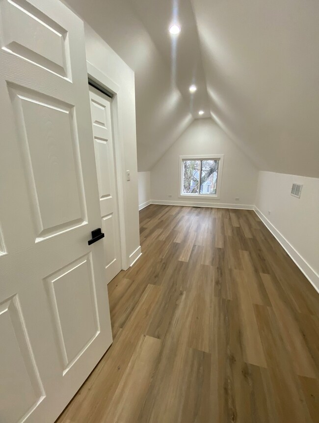 5355 S Wood St unit 2, Chicago, IL 60609 - photo 5