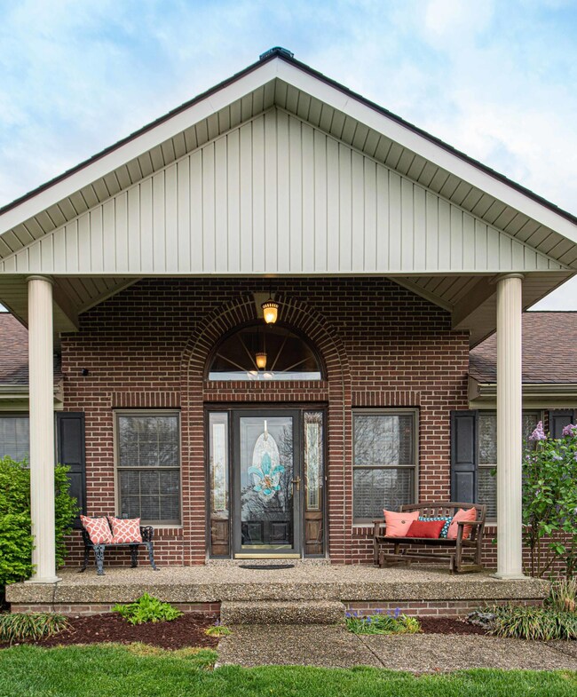 586 Wava Dr, Mount Washington, KY 40047 - photo 2