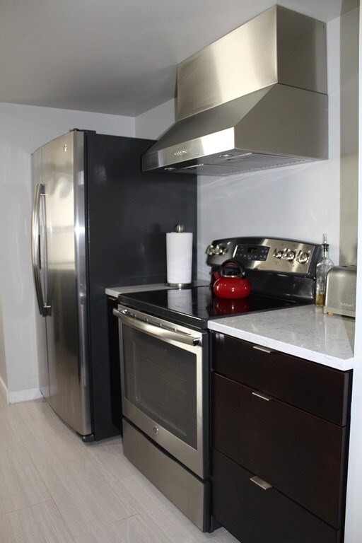 The Glen unit 106, Swampscott, MA 01907 - photo 3