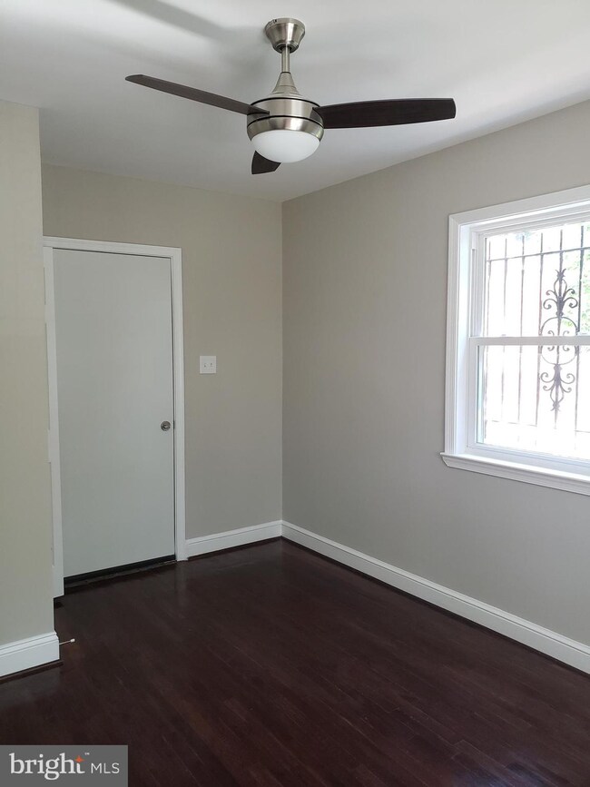 1601 Woodhill Ct, Hyattsville, MD 20785 - photo 7