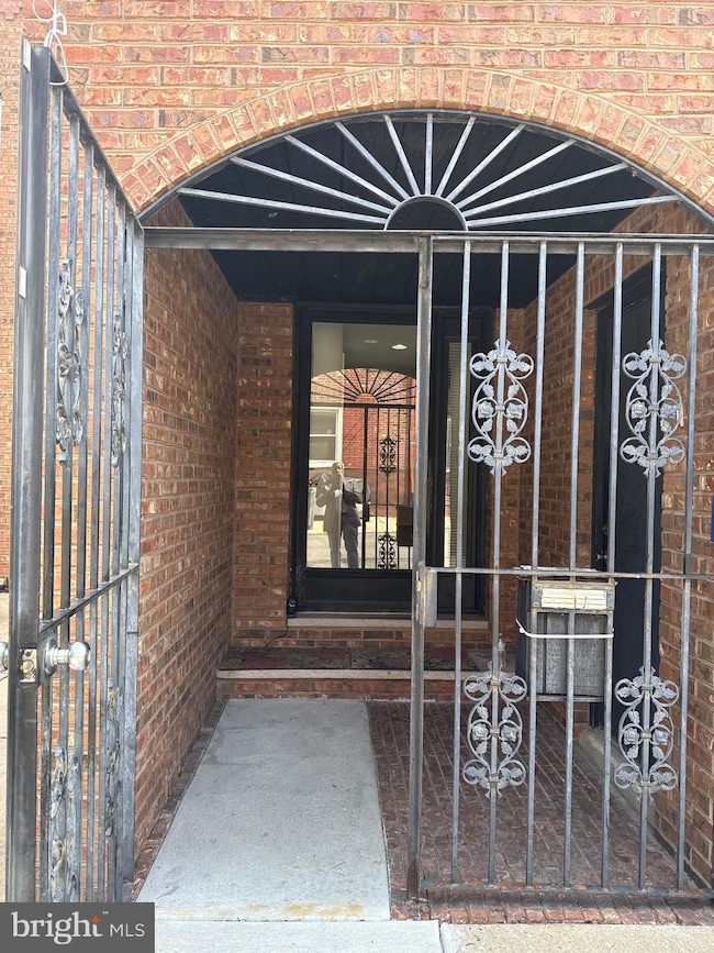 949 N Orianna St, Philadelphia, PA 19123 - photo 4