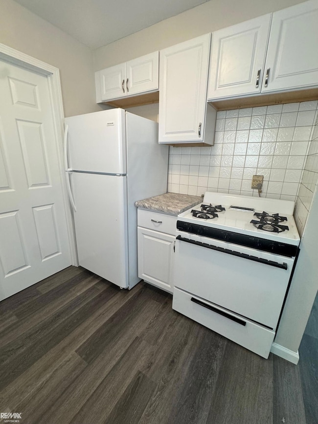 22417 Maxine St, Saint Clair Shores, MI 48080 - photo 4