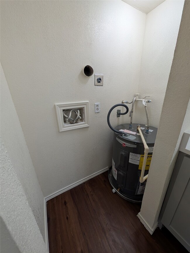 9833 Walnut St unit Q201, Dallas, TX 75243 - photo 7