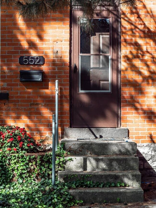 552 E Sycamore St, Columbus, OH 43206 - photo 2