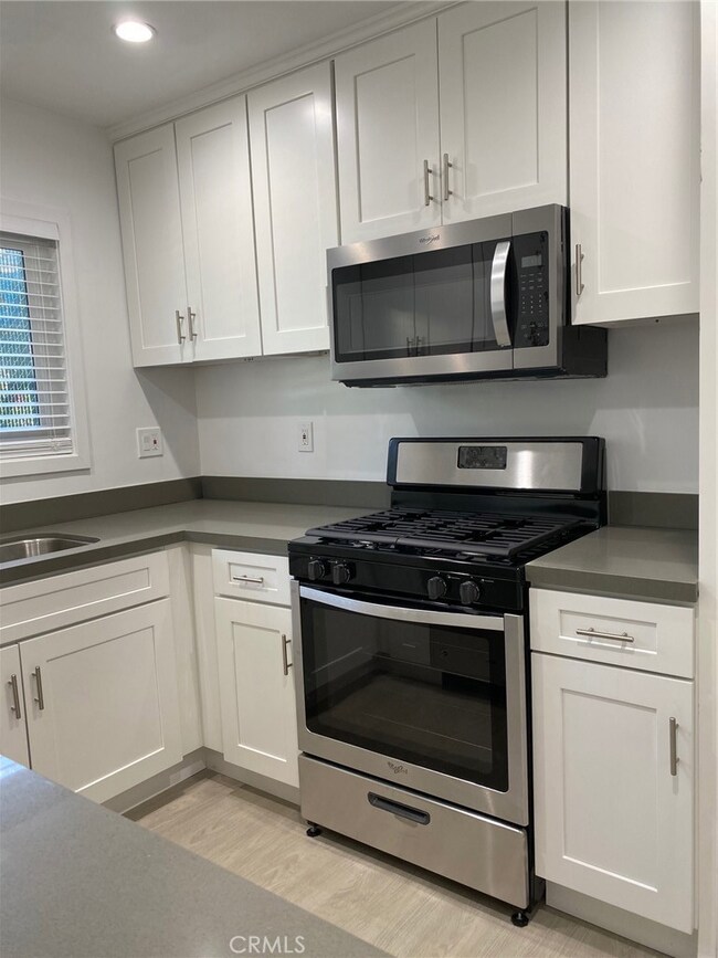 21317 Costanso St, Los Angeles, CA 91364 - photo 5