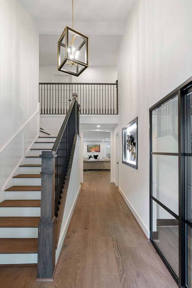 10111 Cedar Creek Dr, Houston, TX 77042 - photo 5