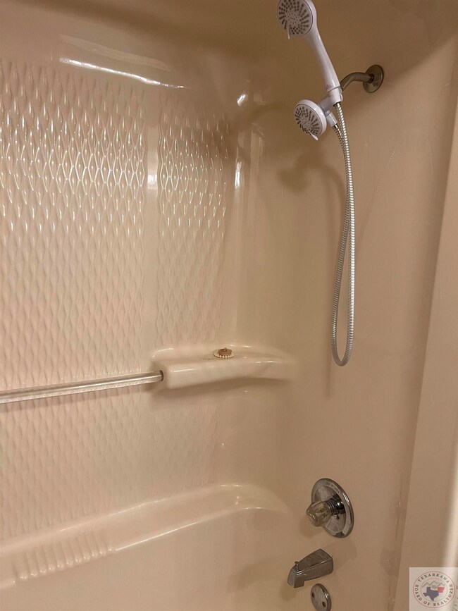 424 Northwest Dr, Wake Village, TX 75501 - photo 5