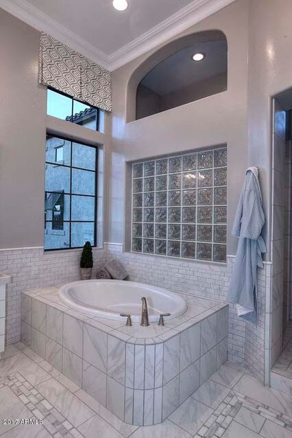 Night-Owner's Bath-Garden Tub
