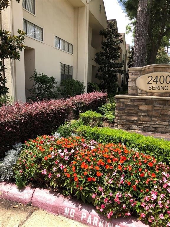 2438 Bering Dr unit 2438, Houston, TX 77057 - photo 2