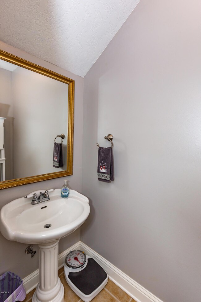 8109 Sarah Ln, Ocean Springs, MS 39564 - photo 5