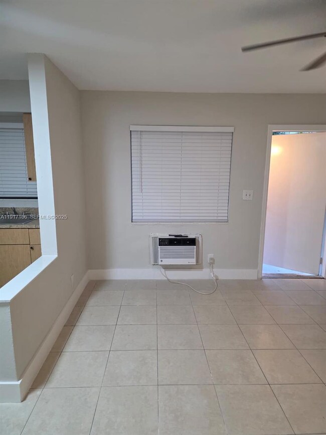 435 NW 41st St unit 2, Oakland Park, FL 33309 - photo 4