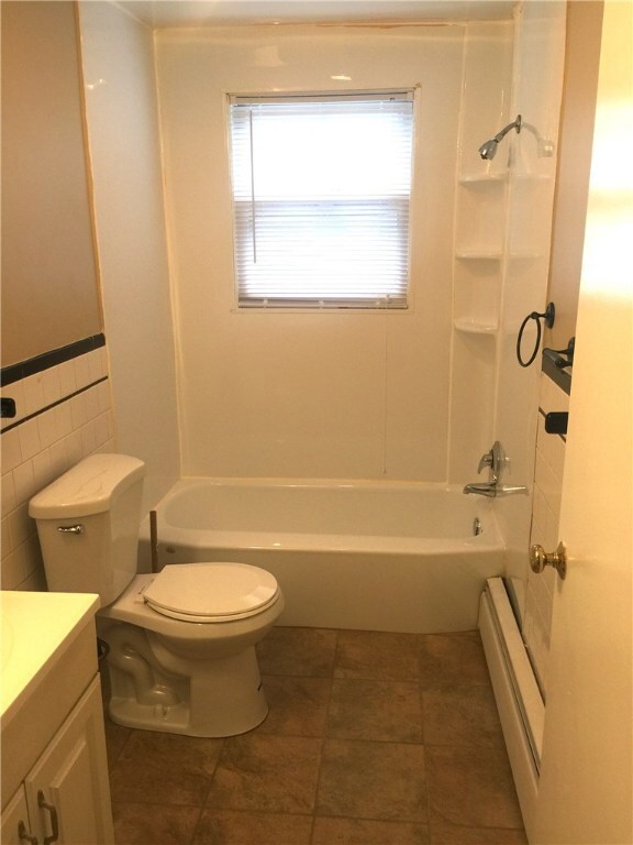 897 Main St, West Warwick, RI 02893 - photo 3