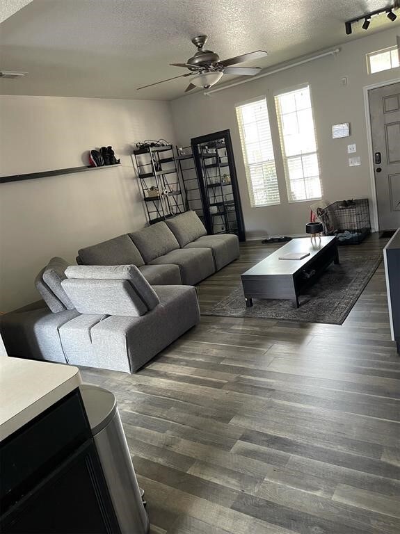 9623 Coyote Creek Dr, Houston, TX 77095 - photo 2