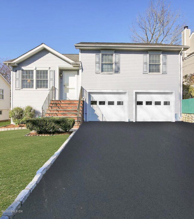 8 Tulip St Cos Cob CT 06807-large-038-03