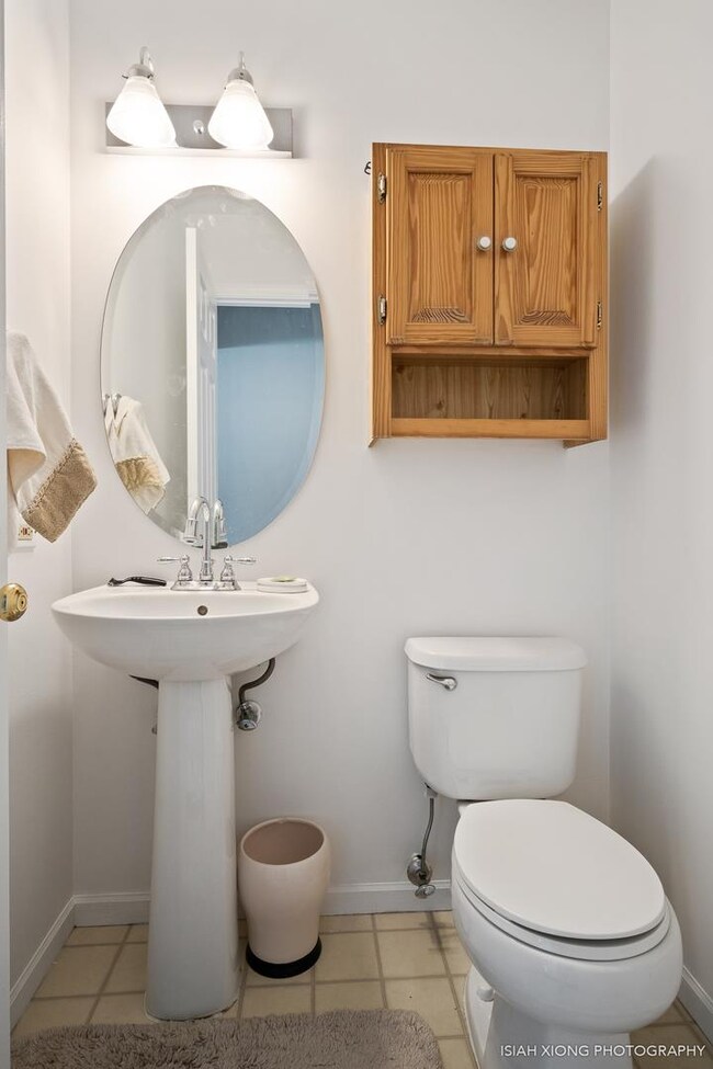 1326 Eastwood Dr unit 4, Aurora, IL 60506 - photo 7