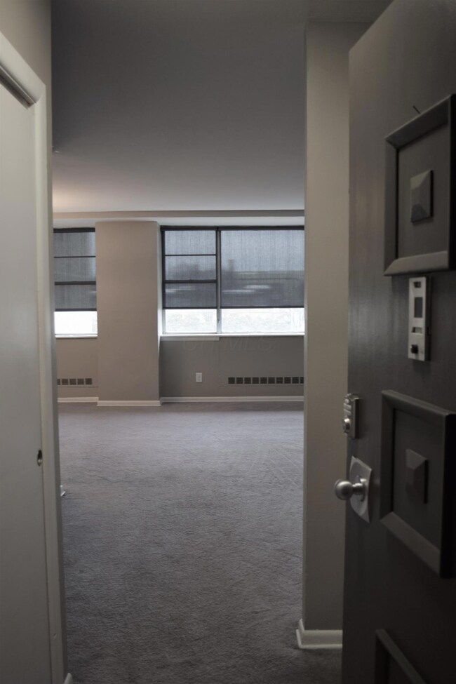 Park Towers unit 409, Columbus, OH 43203 - photo 3