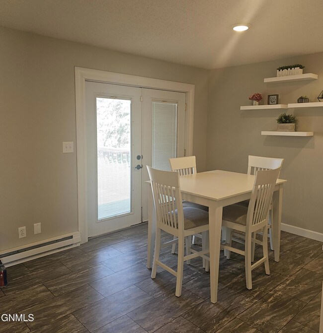 2103 4th St NE, Jamestown, ND 58401 - photo 5