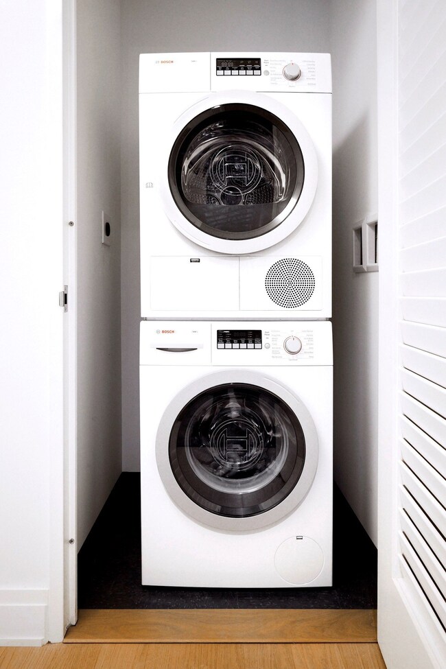 70 Pine St unit 925, New York, NY 10005 - photo 5