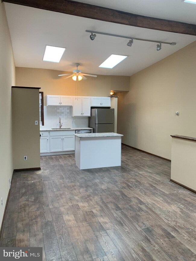 1227 N Tatnall St unit B, Wilmington, DE 19801 - photo 3