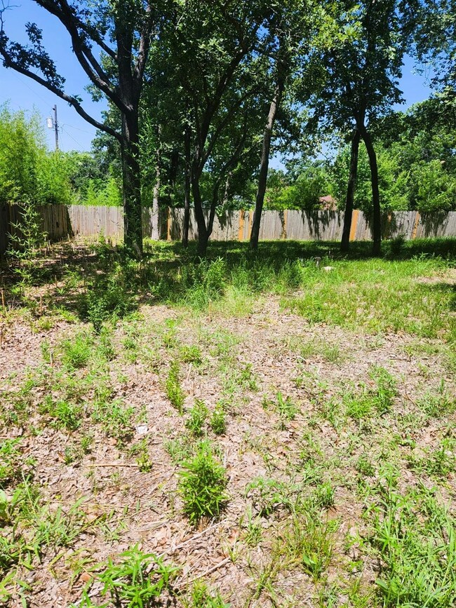 1330 W Munson St, Denison, TX 75020 - photo 5