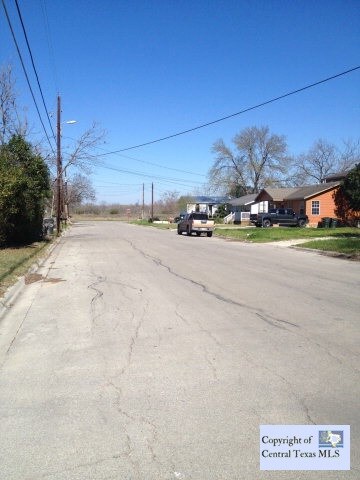 225 Tampico St, San Marcos, TX 78666 - photo 4