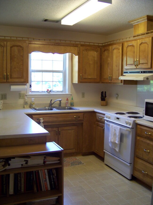 2006 Rutland Rd, Tifton, GA 31793 - photo 6