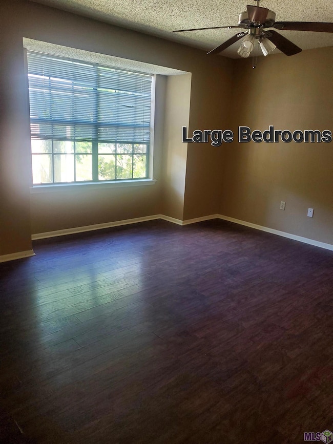Wood plank floors thru out