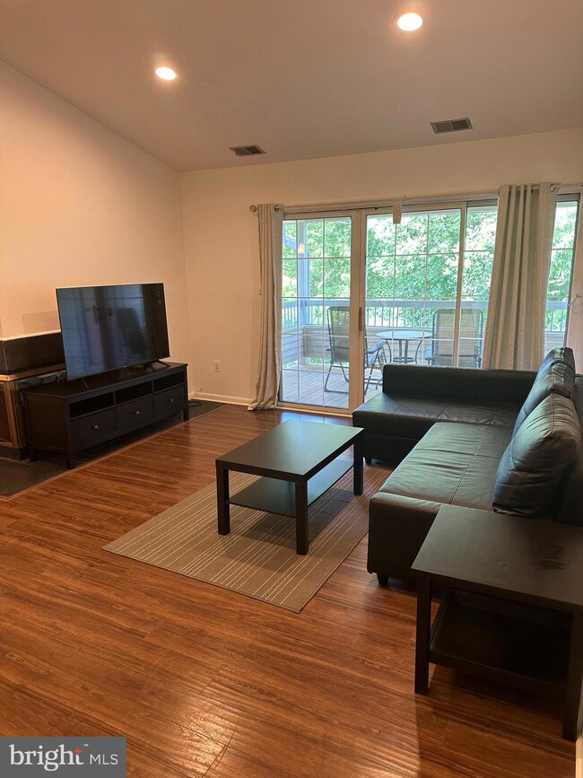 113 Cascade Ct unit 10, Princeton, NJ 08540 - photo 3