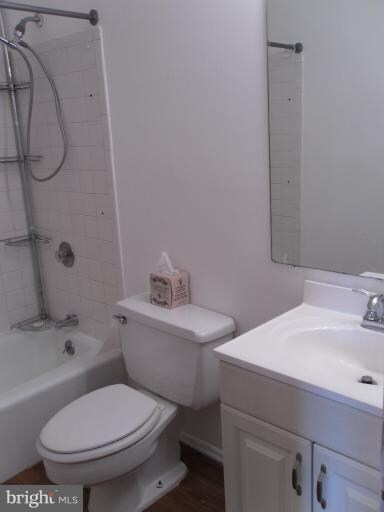 8714 Village Square Dr unit 11/871, Alexandria, VA 22309 - photo 5