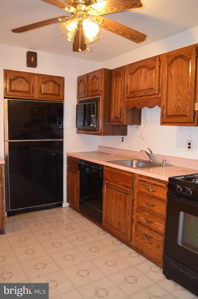 657 S Wickham Rd, Baltimore, MD 21229 - photo 6