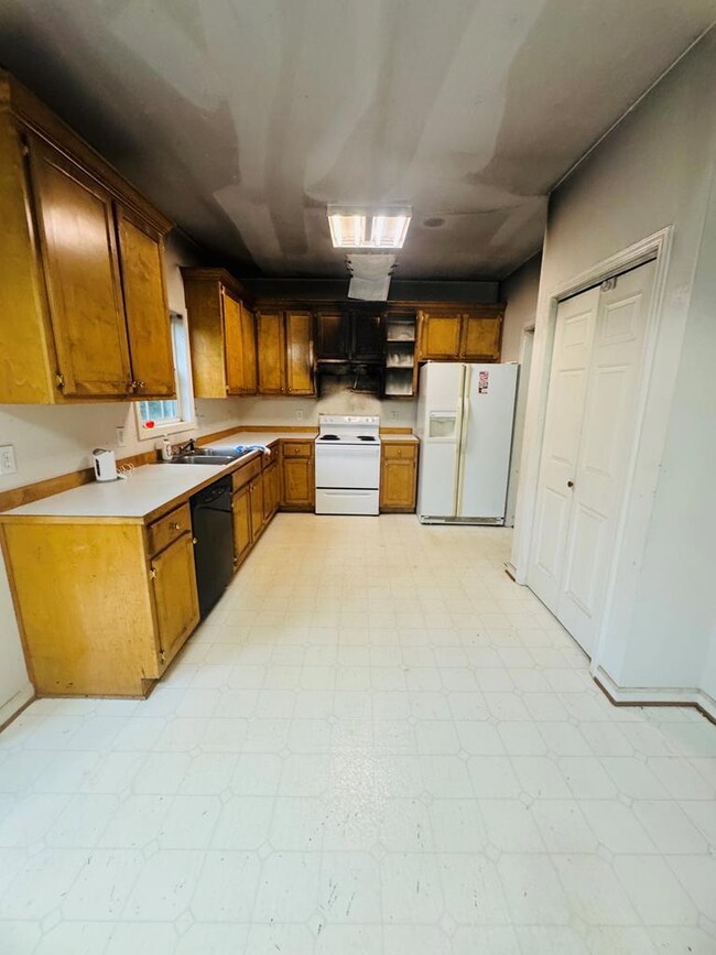 Looking into the kitchen