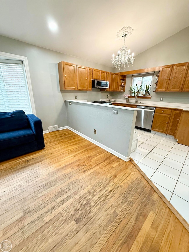 22500 Raymond St, Saint Clair Shores, MI 48082 - photo 3