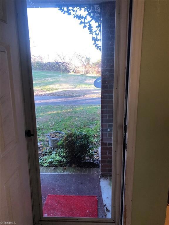 314 Holderby St, Reidsville, NC 27320 - photo 3