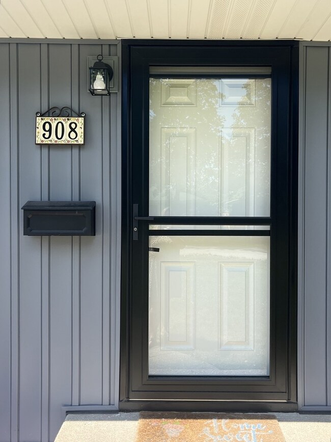 908 Timmons Dr, Tuscola, IL 61953 - photo 3