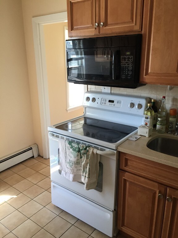 20 Chestnut St unit 2, Wakefield, MA 01880 - photo 2